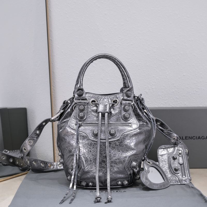 Ba*len*cia*ga bucket bags